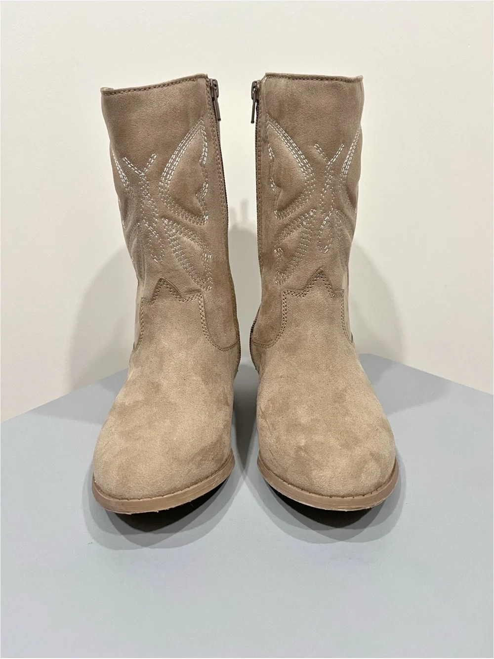 Old Navy Girls Tan Faux Suede Western Cowboy Boots Size 5 Youth Embroidered